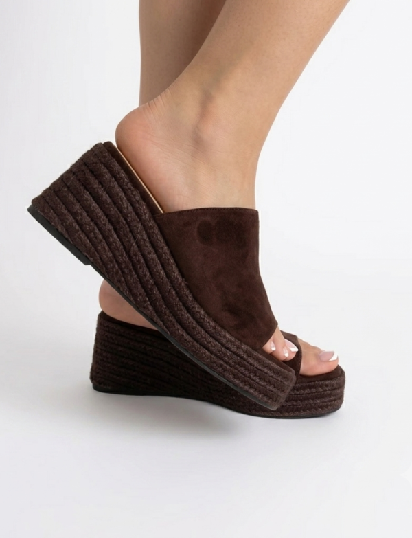 Sandales à talon compensé en osier - Marron