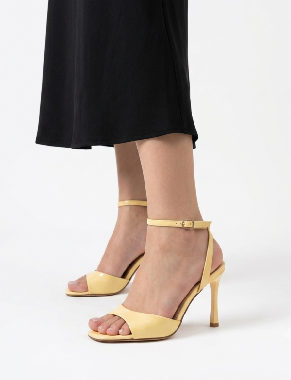 Sandales à talon & ceinture - 9 cm - Jaune Pastel